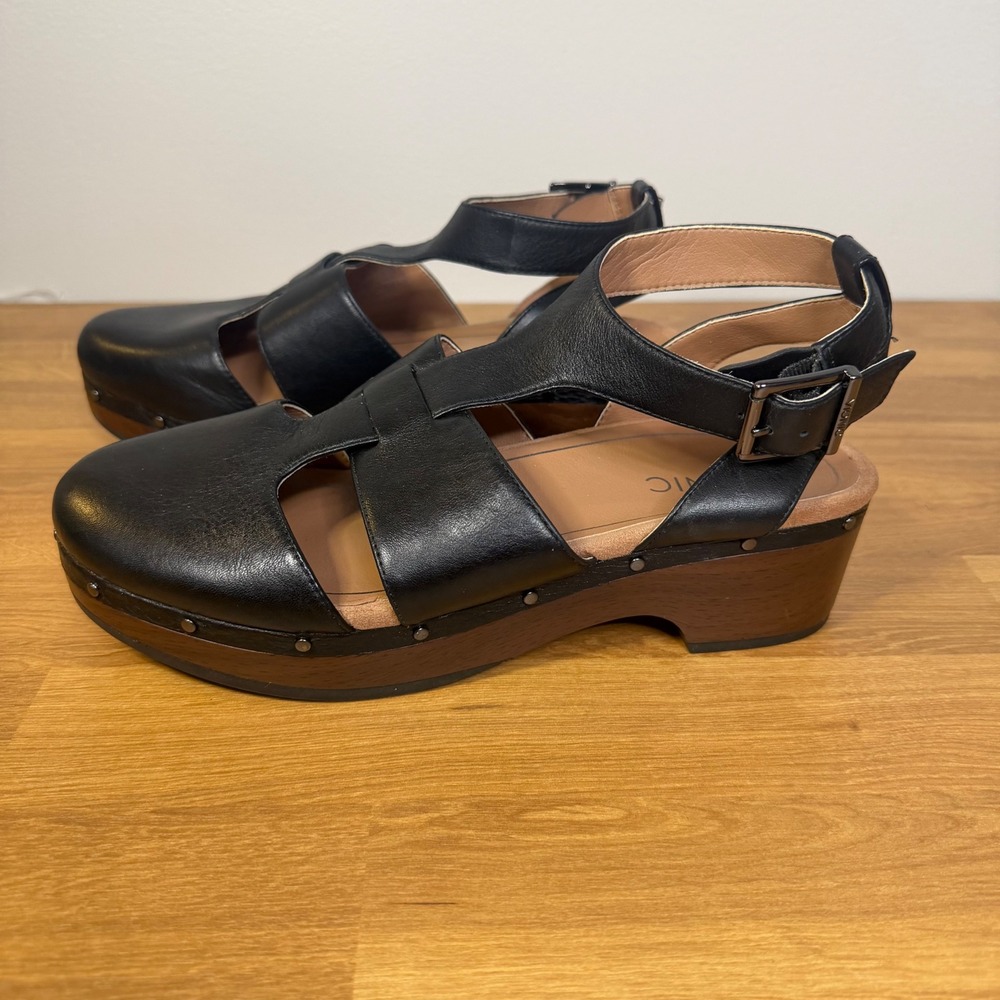 Vionic Faye Black Leather T-Strap Platform Clogs Studded Sandals 18235 Women's 9